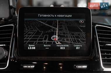 Позашляховик / Кросовер Mercedes-Benz GLE-Class 2016 в 