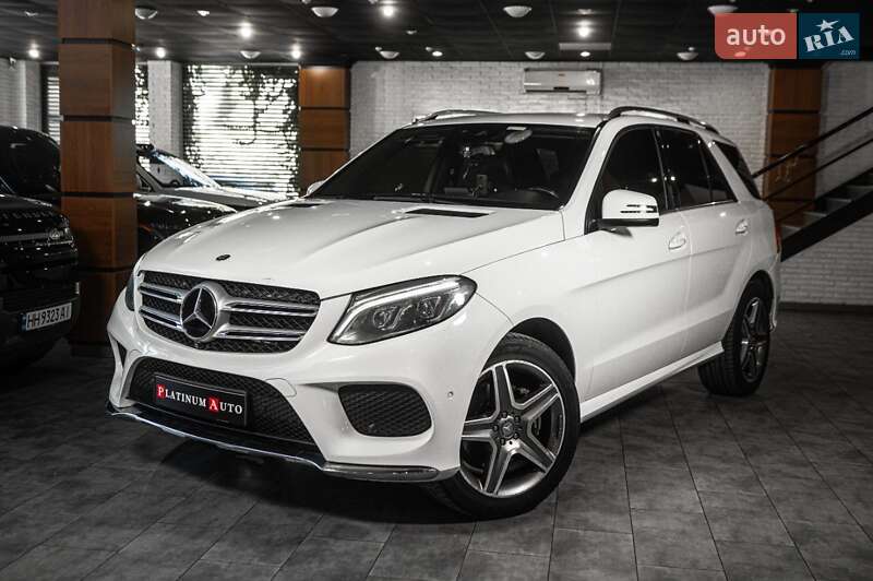 Позашляховик / Кросовер Mercedes-Benz GLE-Class 2016 в 