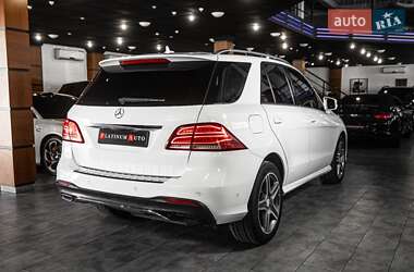 Позашляховик / Кросовер Mercedes-Benz GLE-Class 2016 в 