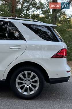 Внедорожник / Кроссовер Mercedes-Benz GLE-Class 2015 в 