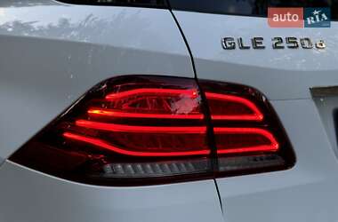 Внедорожник / Кроссовер Mercedes-Benz GLE-Class 2015 в 