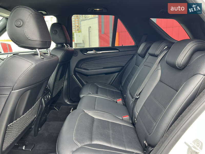 Позашляховик / Кросовер Mercedes-Benz GLE-Class 2016 в Києві фото 48 Позашляховик / Кросовер Mercedes-Benz GLE-Class 2016 в Києві