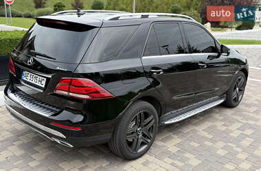 Внедорожник / Кроссовер Mercedes-Benz GLE-Class 2016 в 