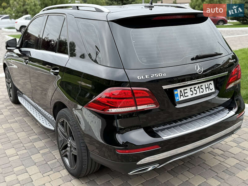 Внедорожник / Кроссовер Mercedes-Benz GLE-Class 2016 в Днепре фото 53 Внедорожник / Кроссовер Mercedes-Benz GLE-Class 2016 в Днепре