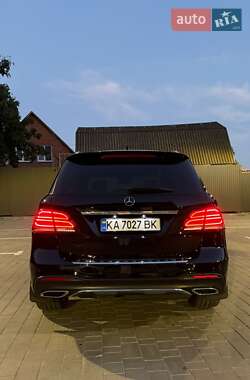 Внедорожник / Кроссовер Mercedes-Benz GLE-Class 2016 в 