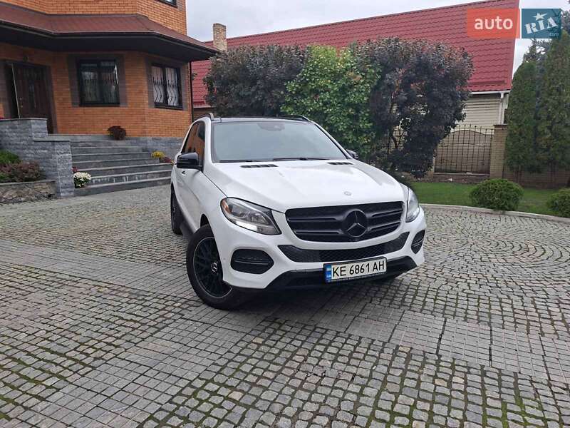 Внедорожник / Кроссовер Mercedes-Benz GLE-Class 2016 в 
