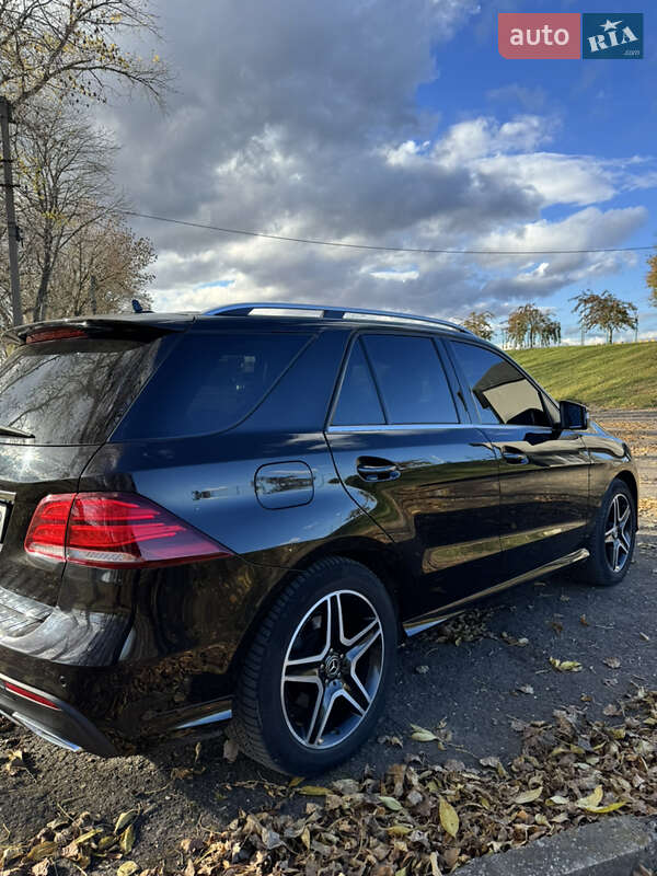 Позашляховик / Кросовер Mercedes-Benz GLE-Class 2017 в Чернівцях фото 4 Позашляховик / Кросовер Mercedes-Benz GLE-Class 2017 в Чернівцях