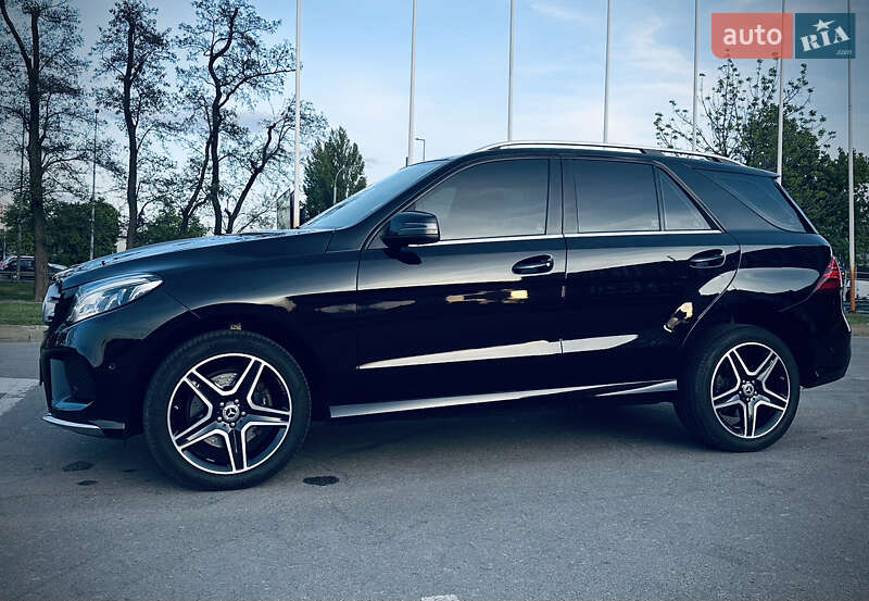 Позашляховик / Кросовер Mercedes-Benz GLE-Class 2016 в Києві фото 3 Позашляховик / Кросовер Mercedes-Benz GLE-Class 2016 в Києві