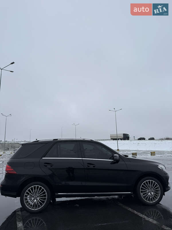 Внедорожник / Кроссовер Mercedes-Benz GLE-Class 2018 в Львове фото 6 Внедорожник / Кроссовер Mercedes-Benz GLE-Class 2018 в Львове