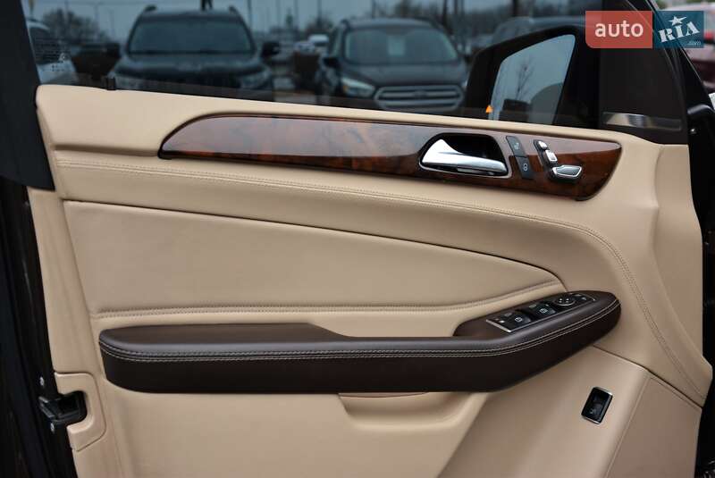 Позашляховик / Кросовер Mercedes-Benz GLE-Class 2015 в Києві фото 21 Позашляховик / Кросовер Mercedes-Benz GLE-Class 2015 в Києві