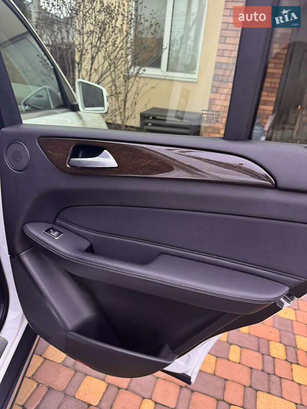 Позашляховик / Кросовер Mercedes-Benz GLE-Class 2017 в Києві фото 18 Позашляховик / Кросовер Mercedes-Benz GLE-Class 2017 в Києві