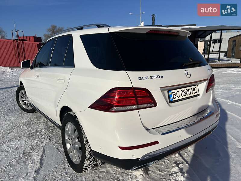 Внедорожник / Кроссовер Mercedes-Benz GLE-Class 2016 в Киеве фото 4 Внедорожник / Кроссовер Mercedes-Benz GLE-Class 2016 в Киеве