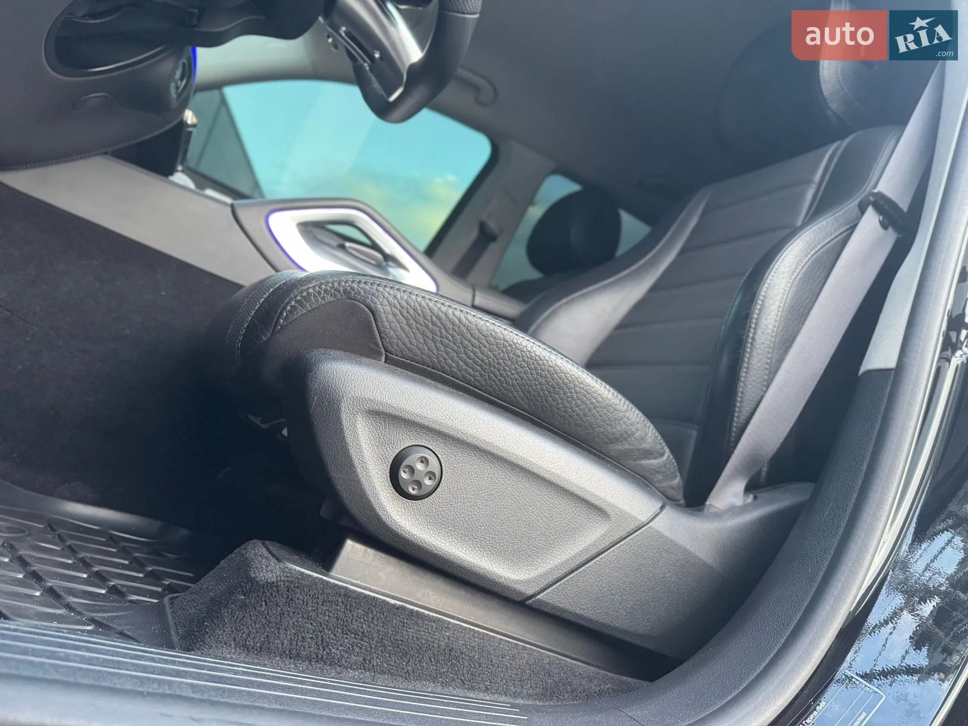 2019 Mercedes-Benz GLE - мініатюра 28