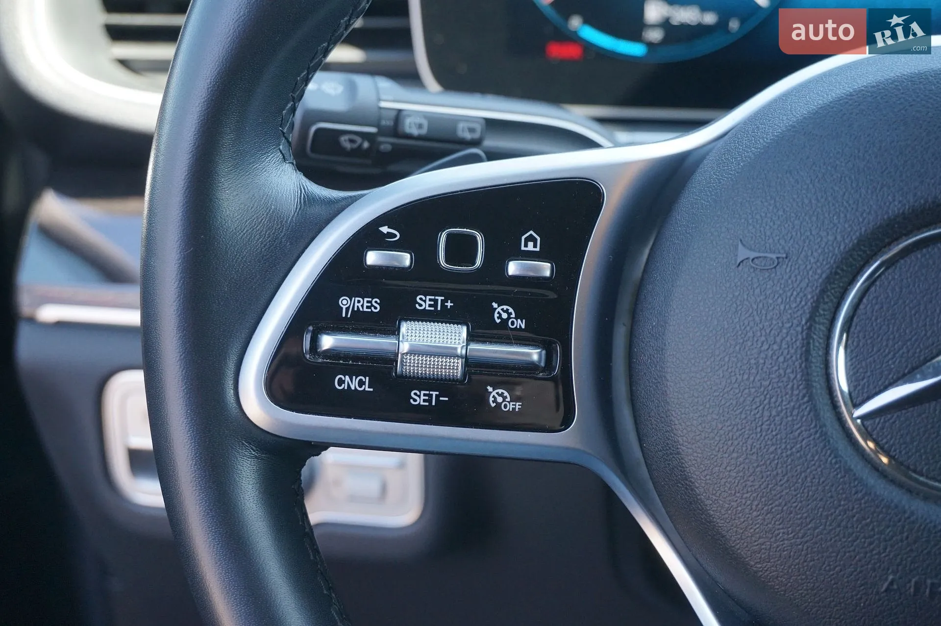 2019 Mercedes-Benz GLE - мініатюра 40