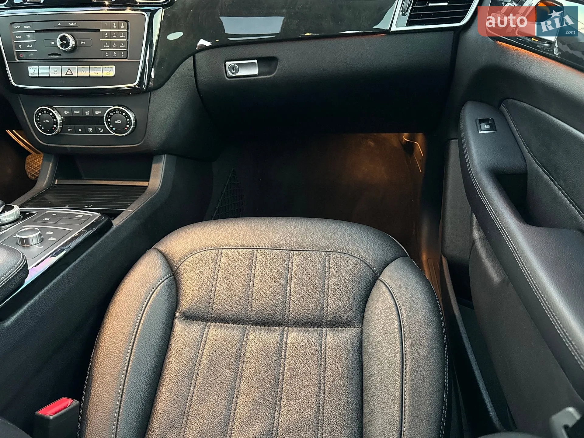 2016 Mercedes-Benz GLE - мініатюра 36