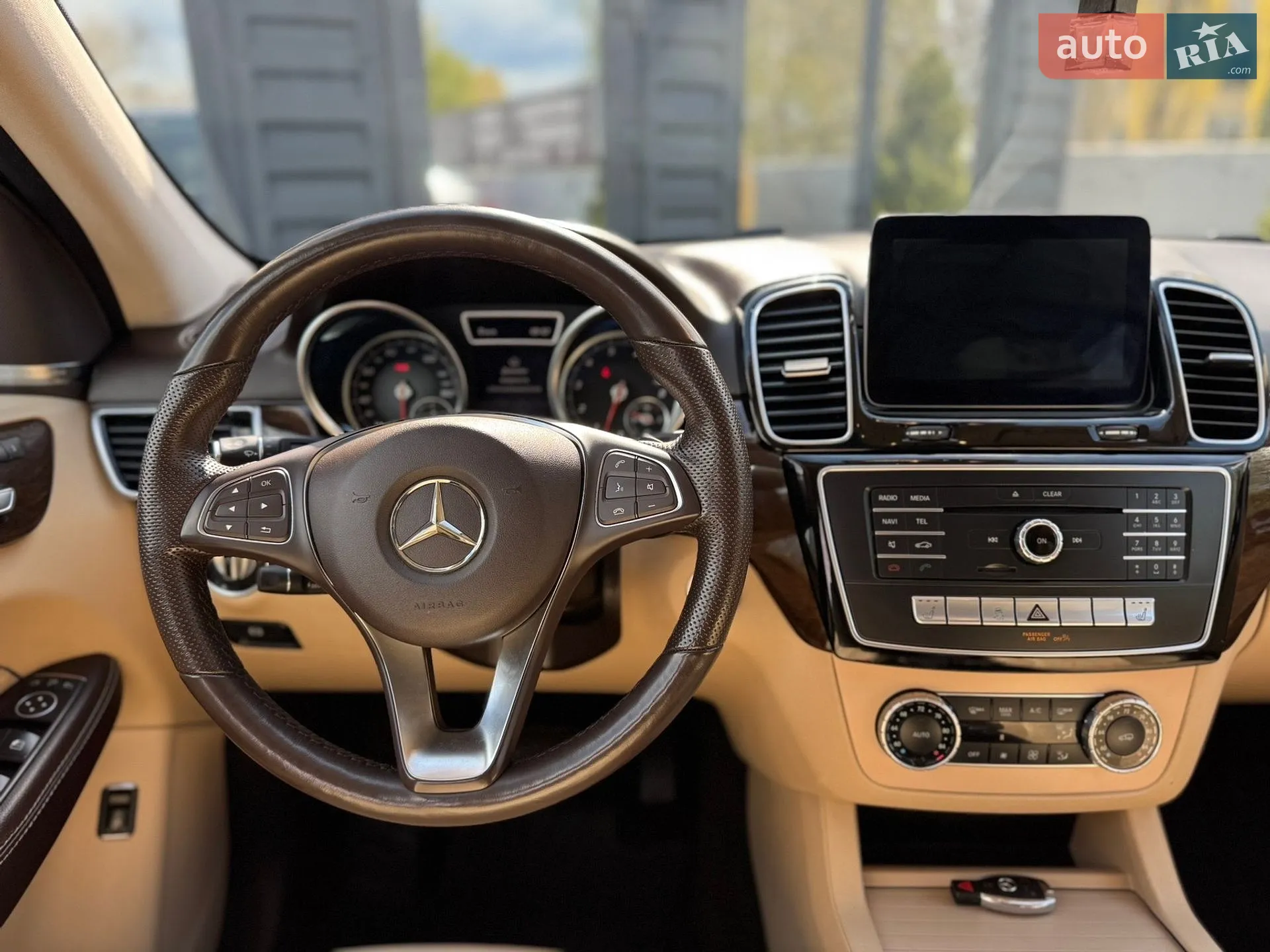 2016 Mercedes-Benz GLE - мініатюра 45