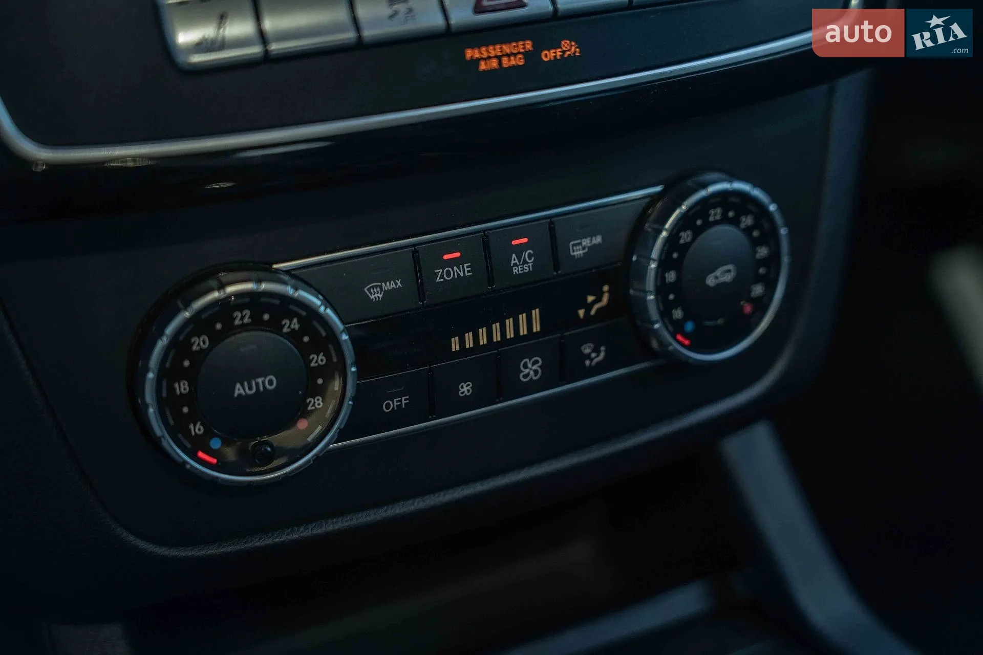 2016 Mercedes-Benz GLE - мініатюра 36