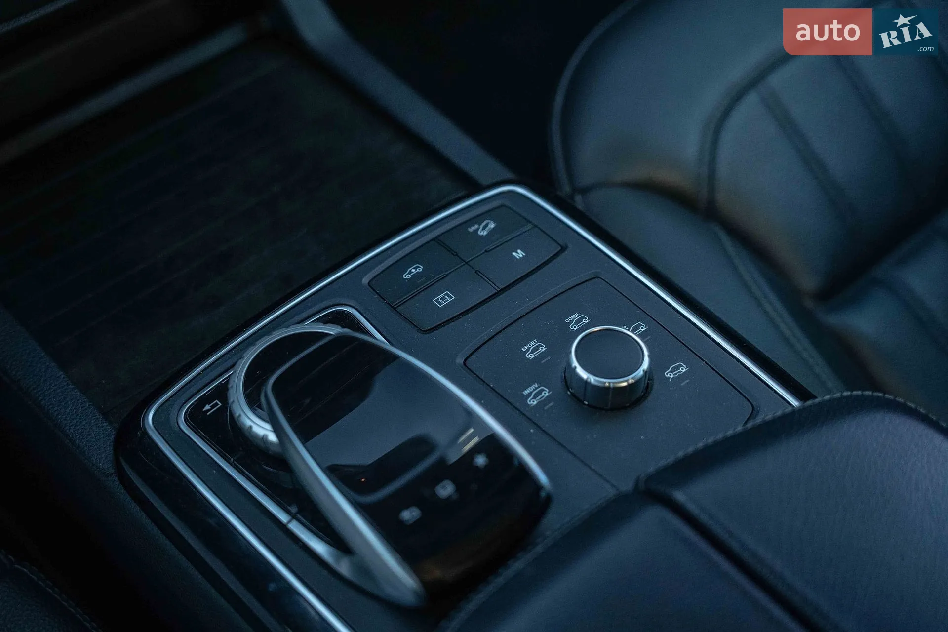 2016 Mercedes-Benz GLE - мініатюра 38