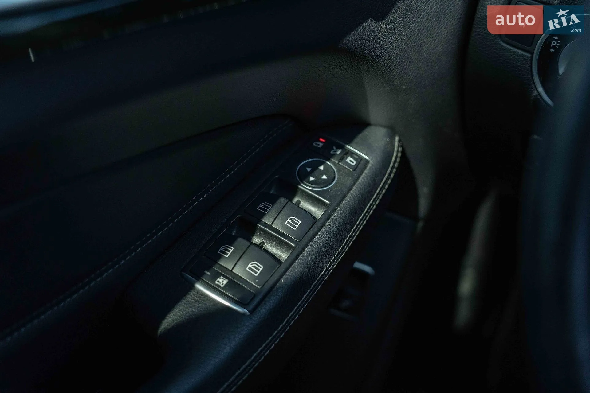 2016 Mercedes-Benz GLE - мініатюра 23