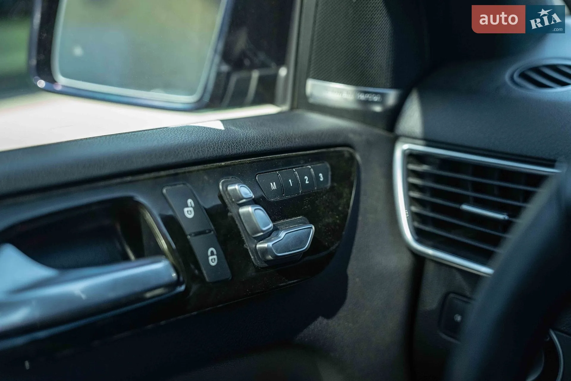 2016 Mercedes-Benz GLE - мініатюра 22