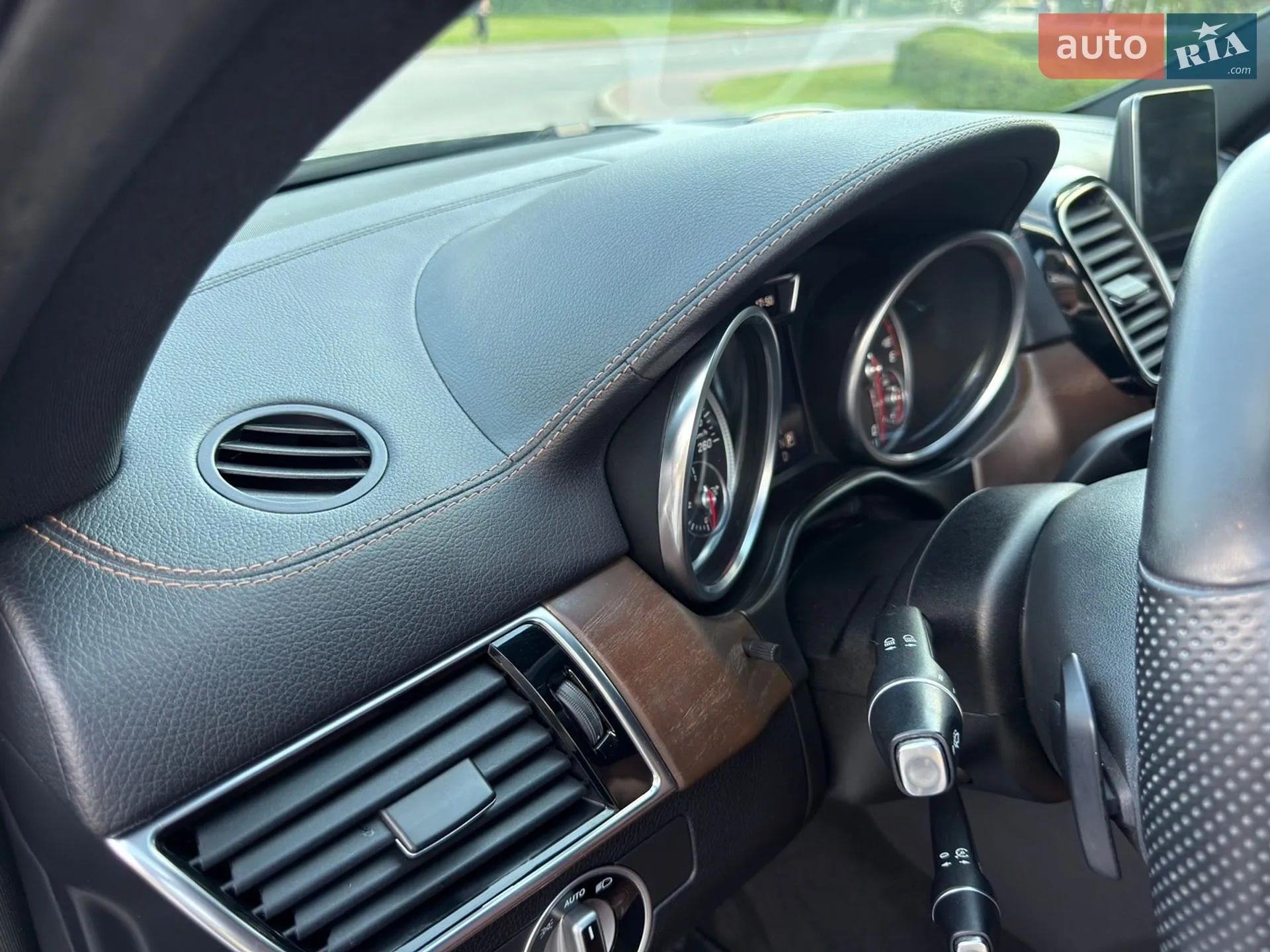 2017 Mercedes-Benz GLE - мініатюра 30