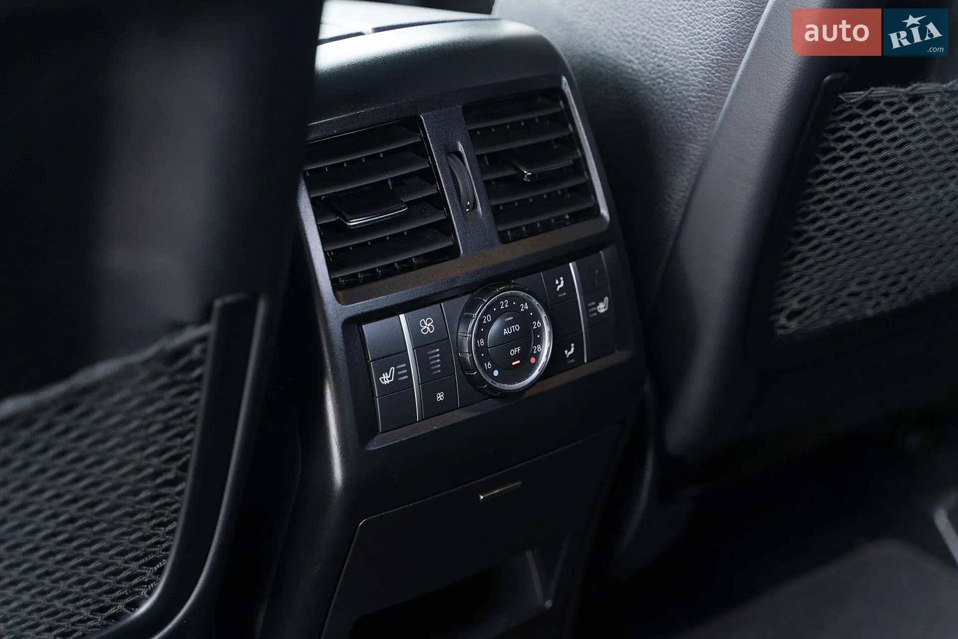 2016 Mercedes-Benz GLE - мініатюра 32