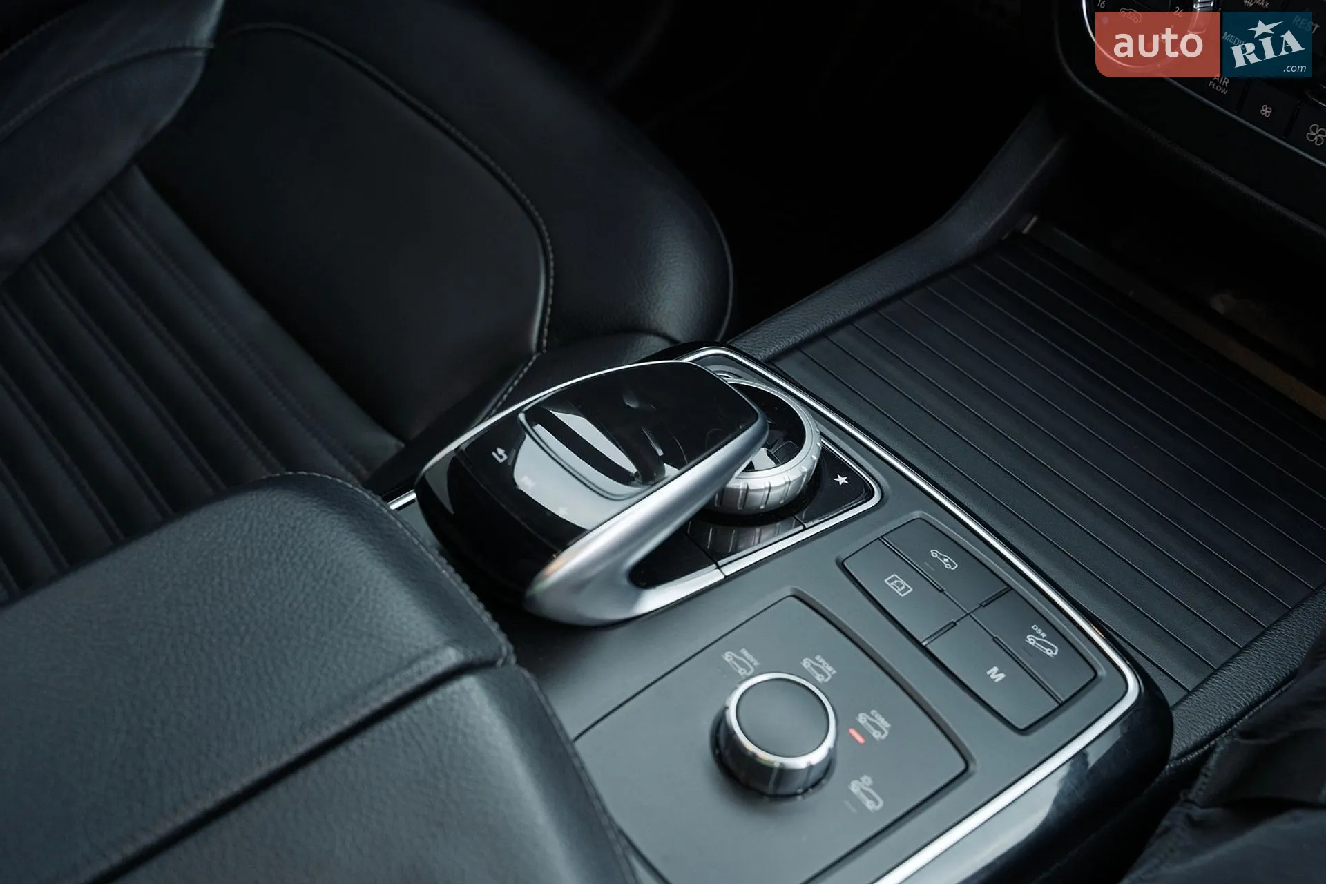 2016 Mercedes-Benz GLE - мініатюра 44