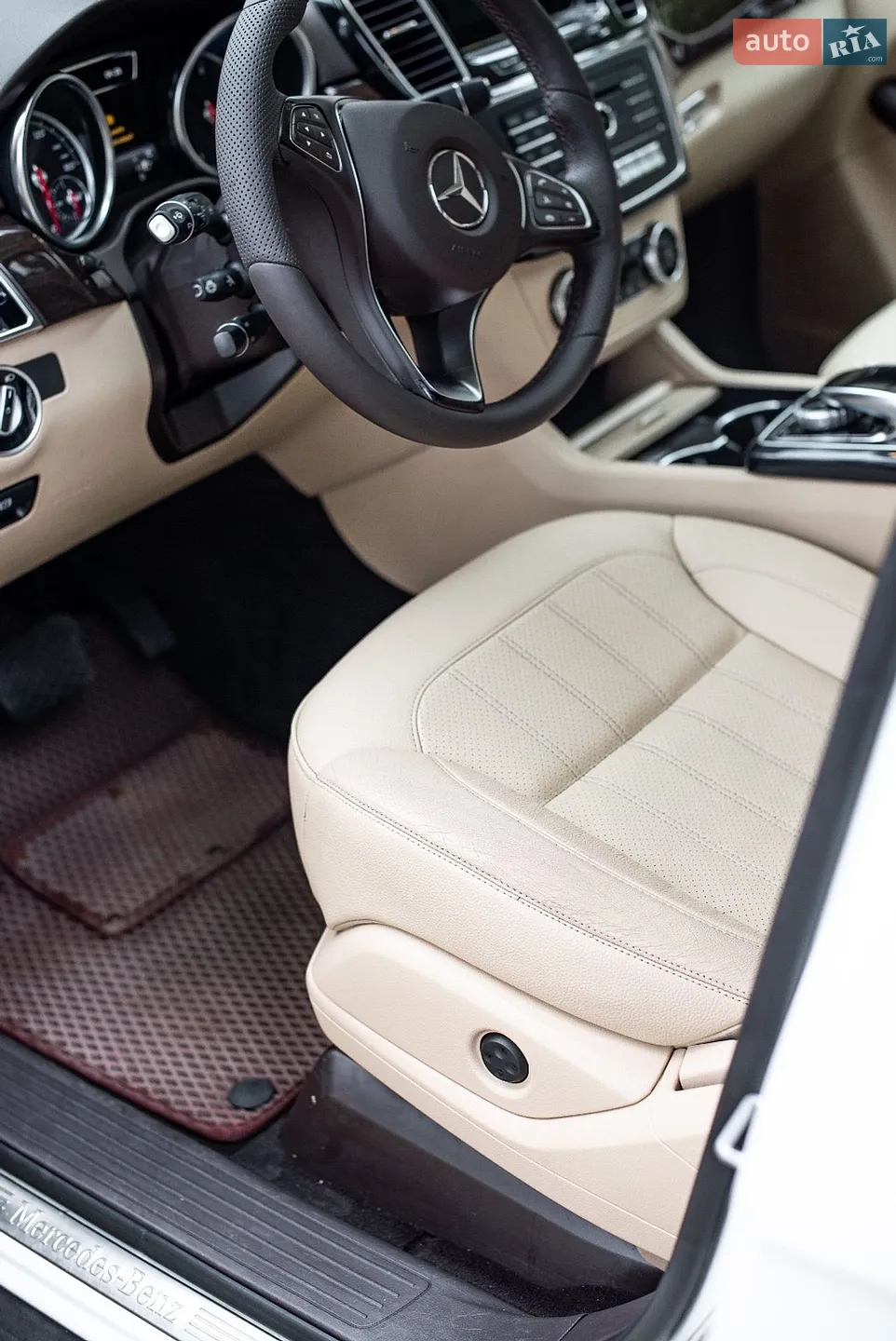 2017 Mercedes-Benz GLE - мініатюра 36