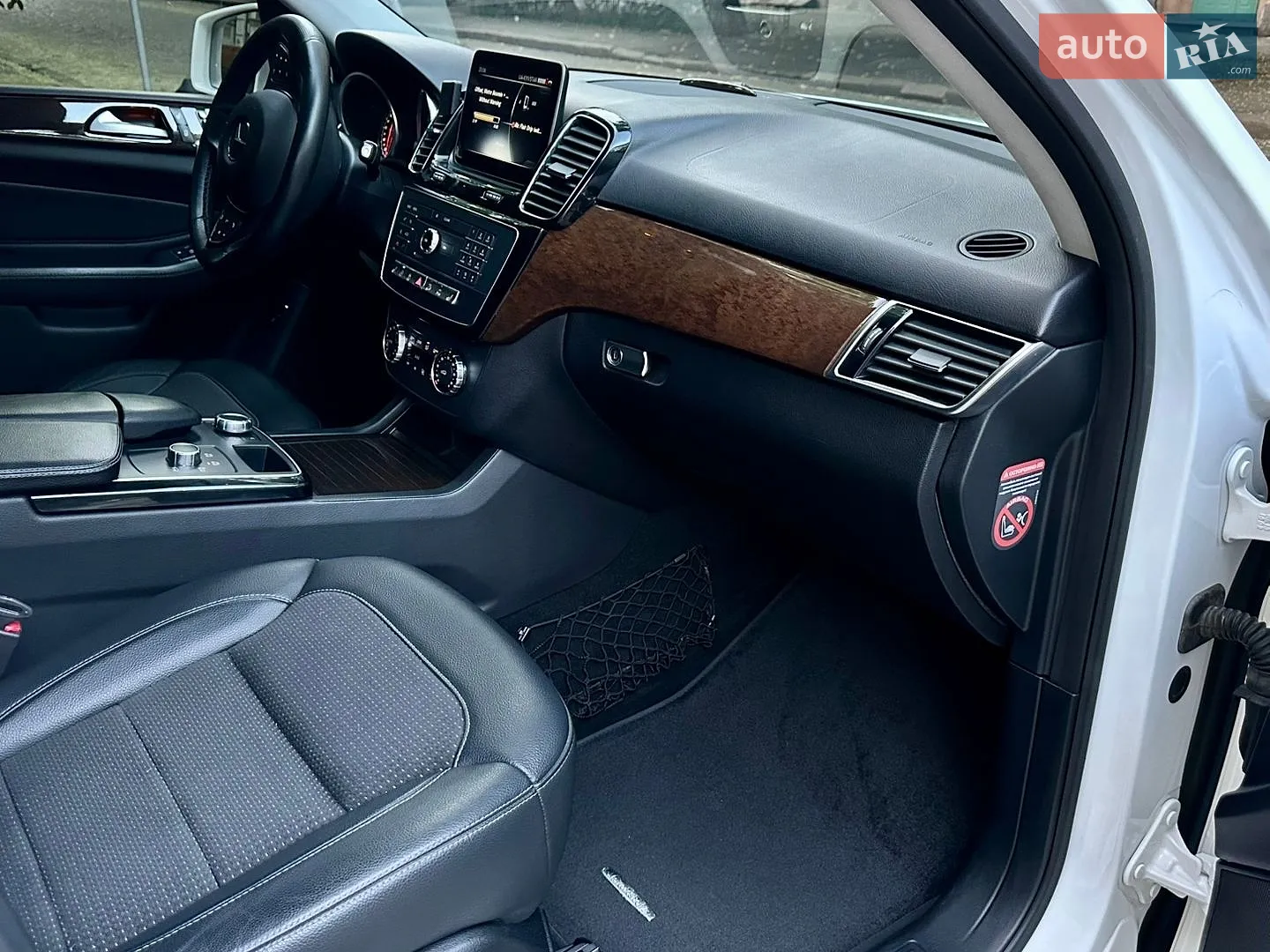 2017 Mercedes-Benz GLE - мініатюра 44