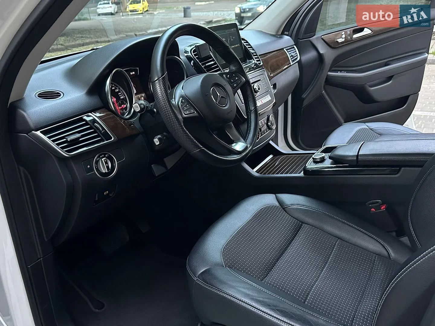 2017 Mercedes-Benz GLE - мініатюра 45