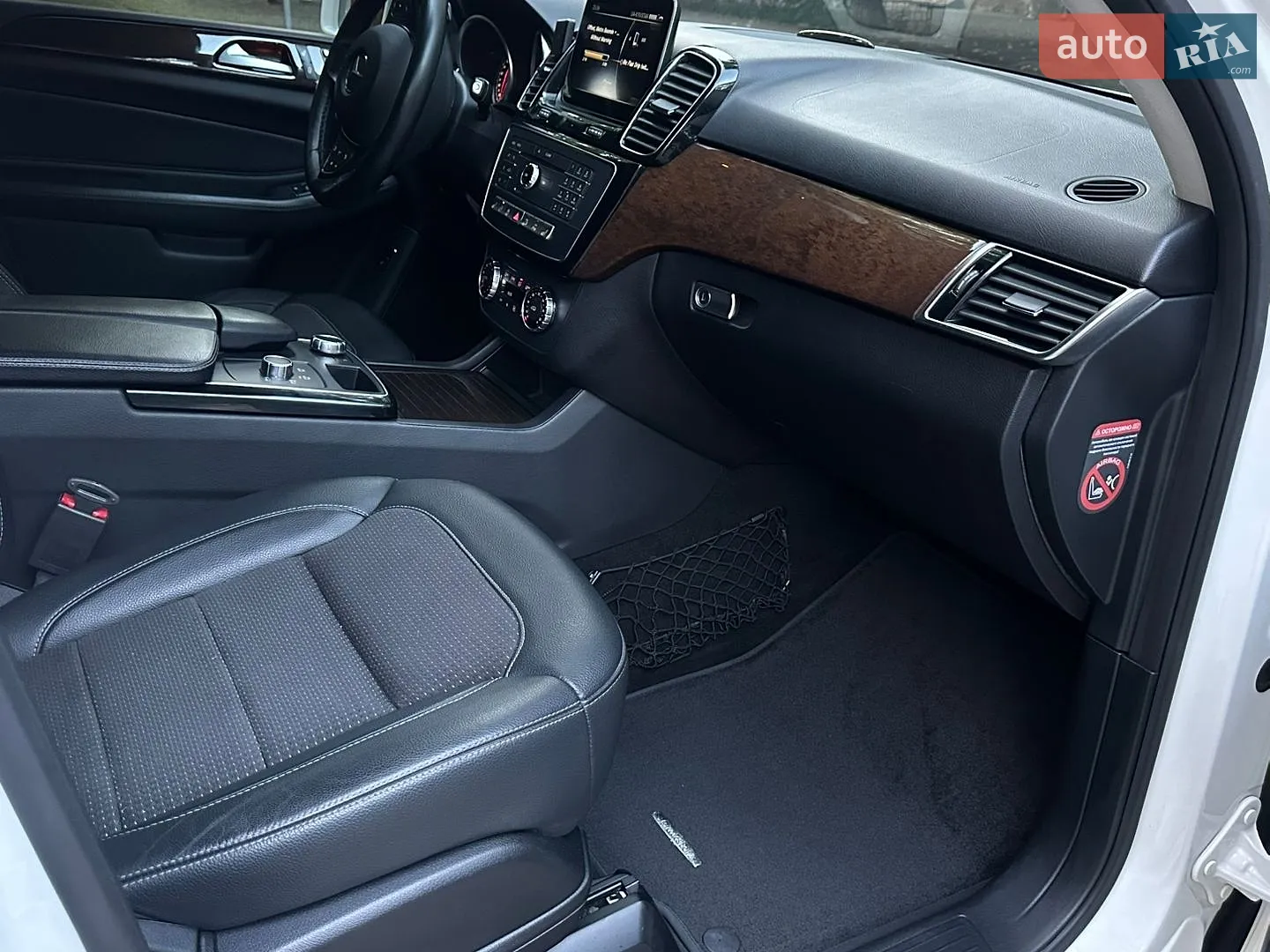 2017 Mercedes-Benz GLE - мініатюра 46