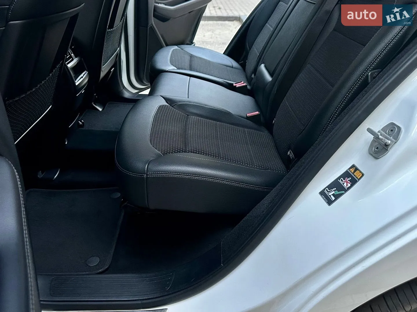 2017 Mercedes-Benz GLE - мініатюра 48