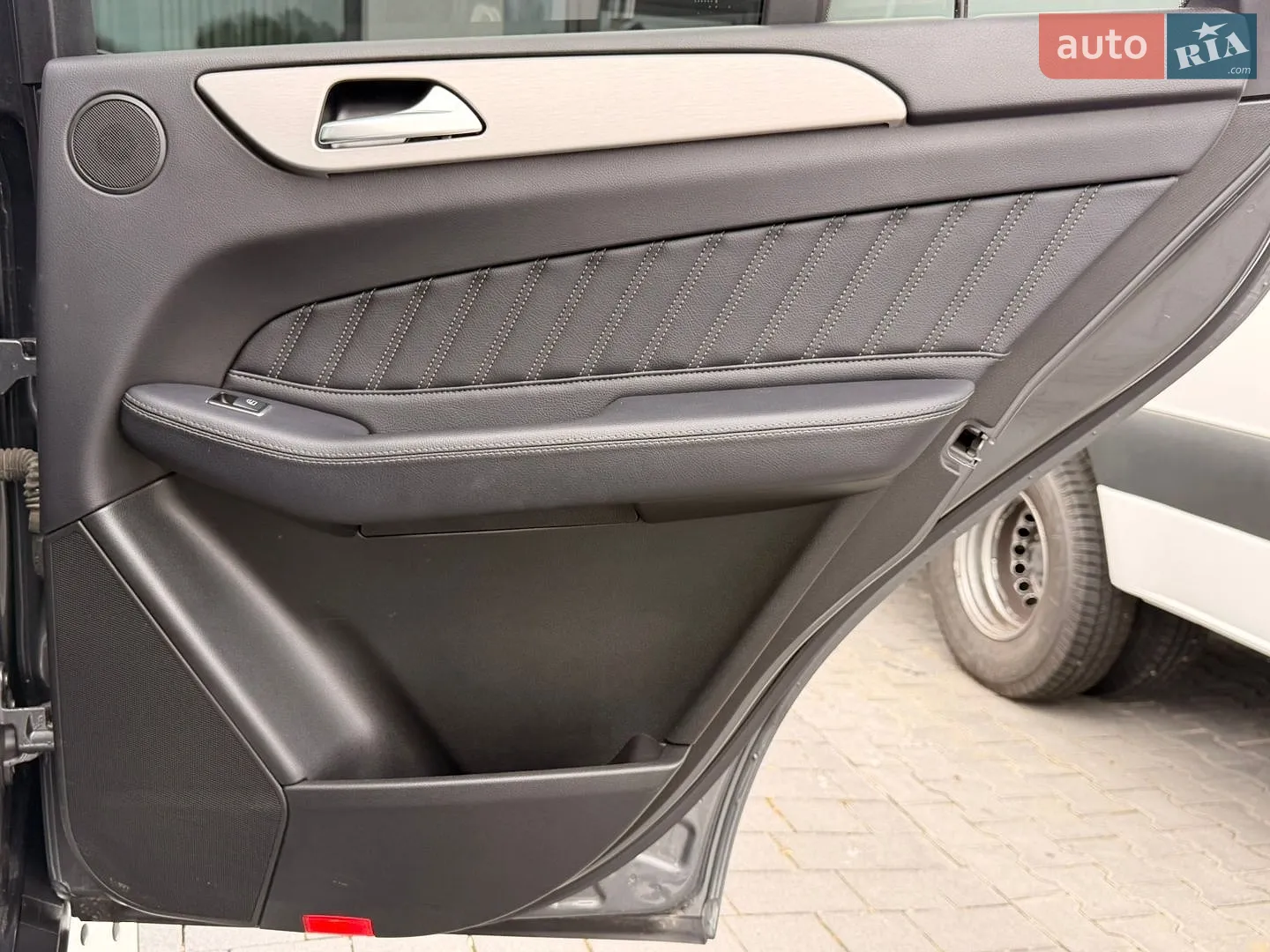 2016 Mercedes-Benz GLE - мініатюра 24