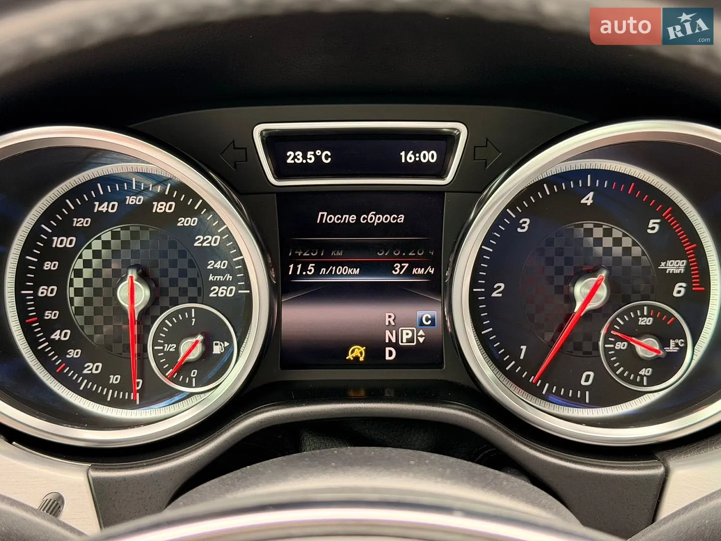 2016 Mercedes-Benz GLE - мініатюра 29