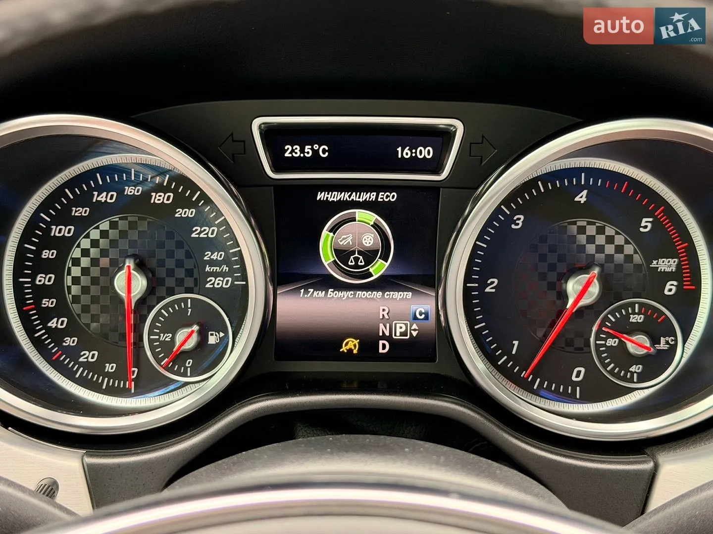 2016 Mercedes-Benz GLE - мініатюра 28