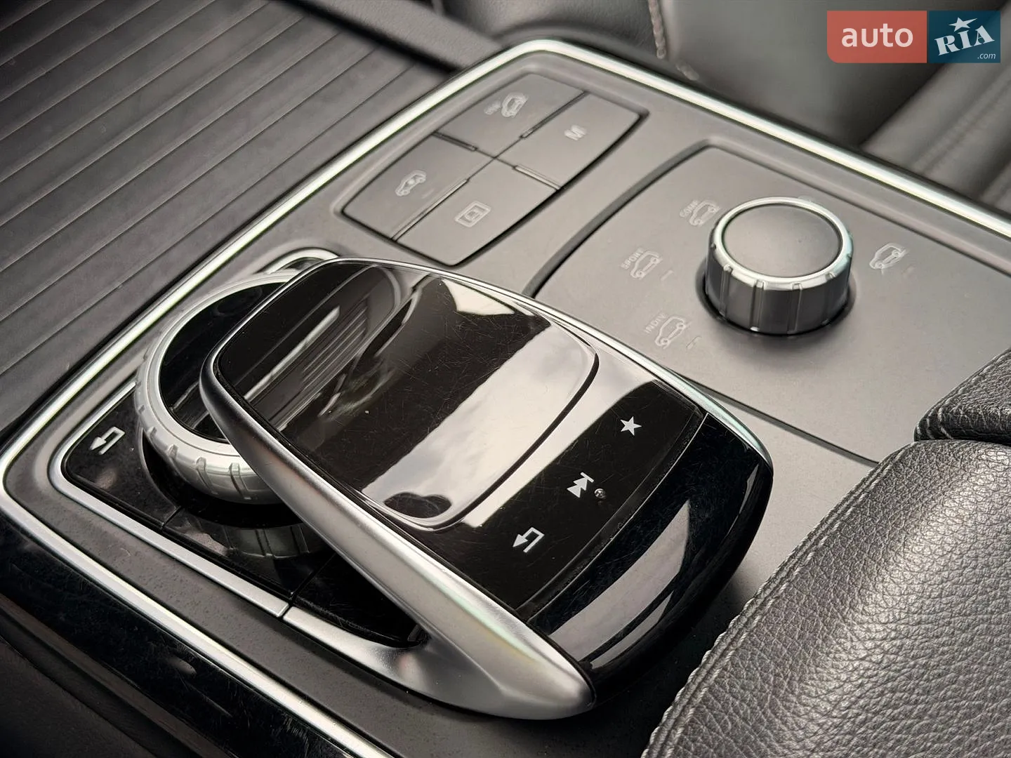 2016 Mercedes-Benz GLE - мініатюра 30
