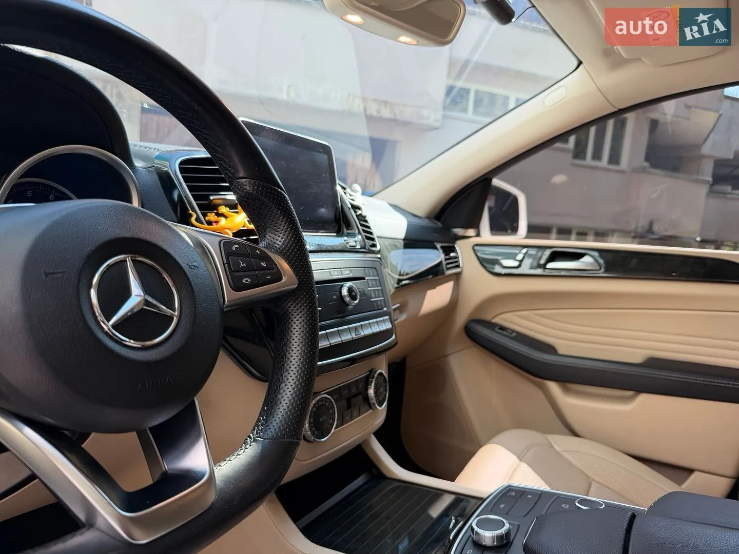 2017 Mercedes-Benz GLE - мініатюра 31