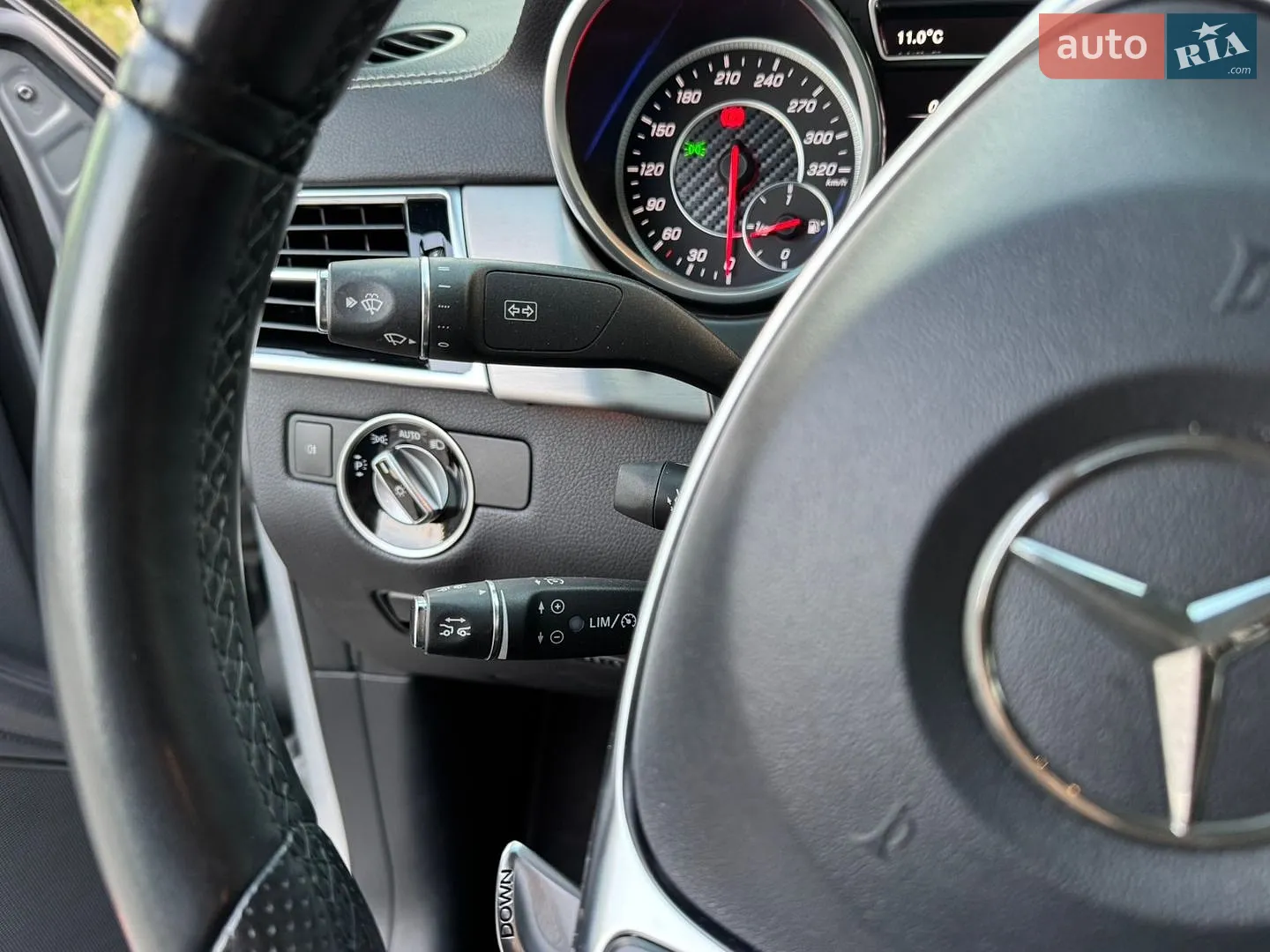 2016 Mercedes-Benz GLE - мініатюра 38