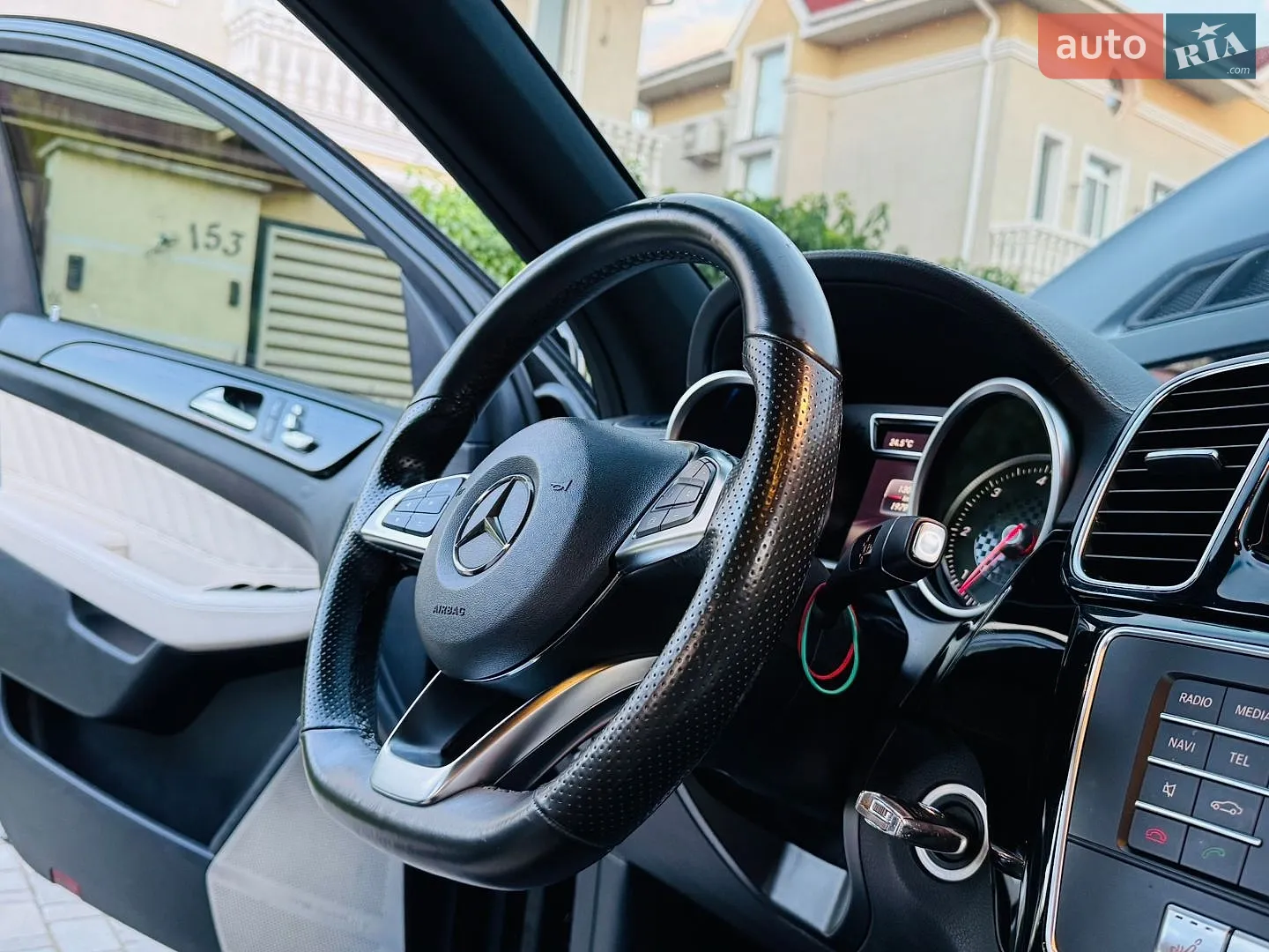 2016 Mercedes-Benz GLE - мініатюра 48