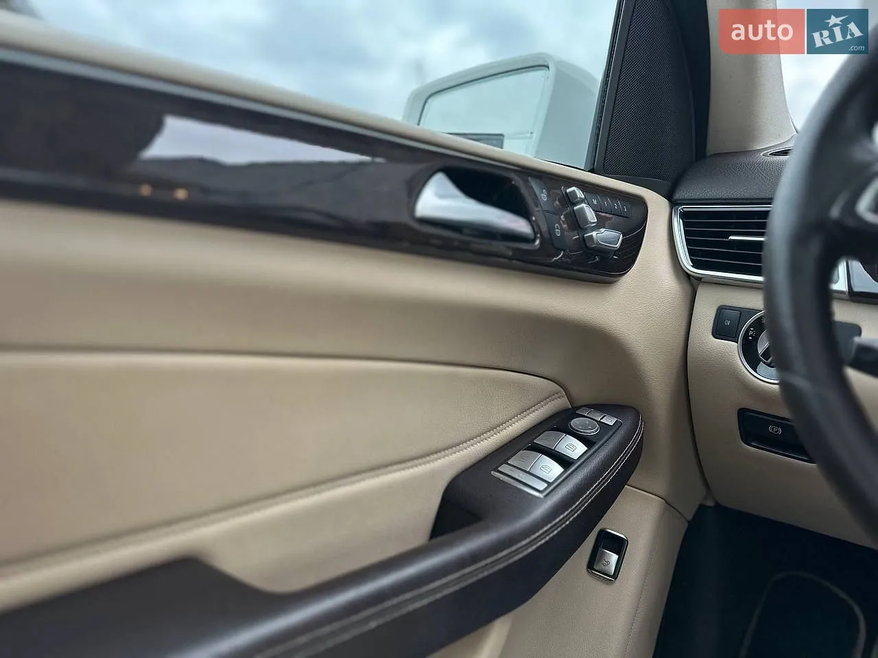 2016 Mercedes-Benz GLE - мініатюра 9