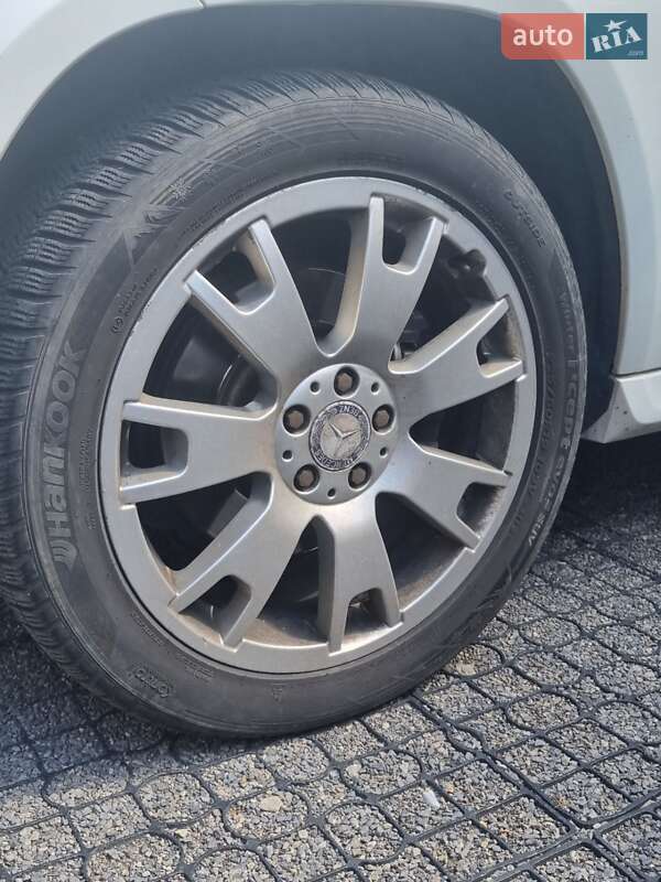 Внедорожник / Кроссовер Mercedes-Benz GLK-Class 2010 в Луцке