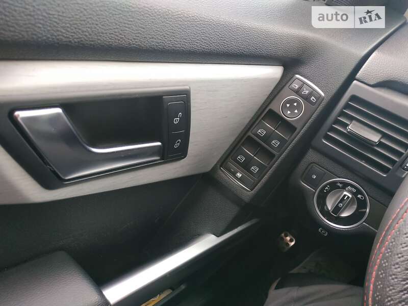 Позашляховик / Кросовер Mercedes-Benz GLK-Class 2012 в Звягелі