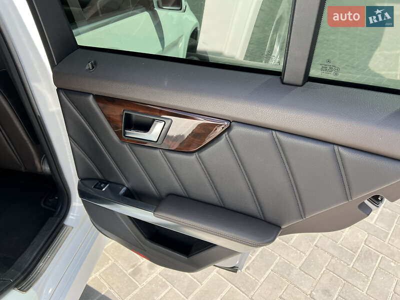 Позашляховик / Кросовер Mercedes-Benz GLK-Class 2012 в Кременчуці