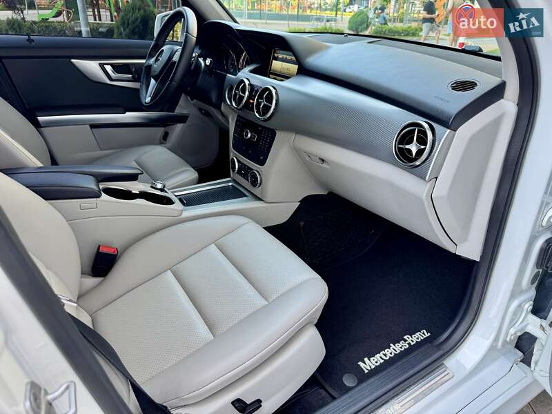 Позашляховик / Кросовер Mercedes-Benz GLK-Class 2014 в Києві