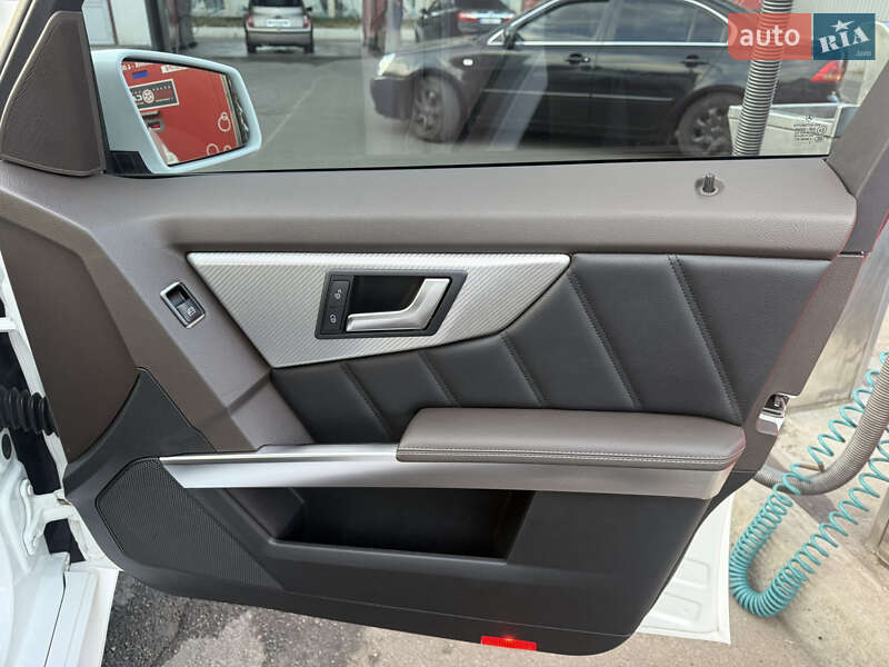Позашляховик / Кросовер Mercedes-Benz GLK-Class 2013 в Києві