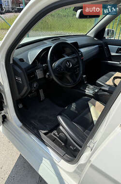 Позашляховик / Кросовер Mercedes-Benz GLK-Class 2009 в 