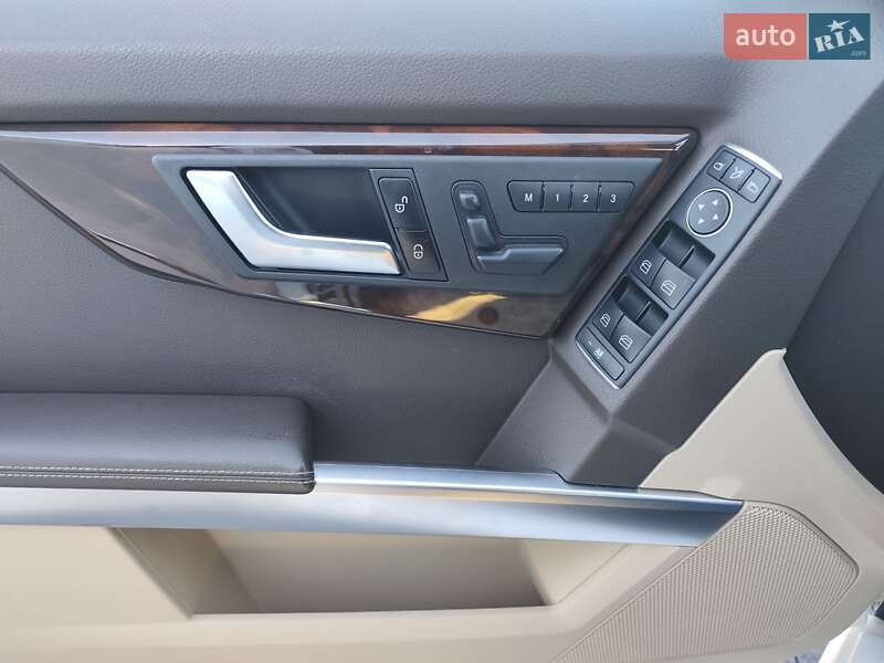 Внедорожник / Кроссовер Mercedes-Benz GLK-Class 2015 в Самборе фото 16 Внедорожник / Кроссовер Mercedes-Benz GLK-Class 2015 в Самборе