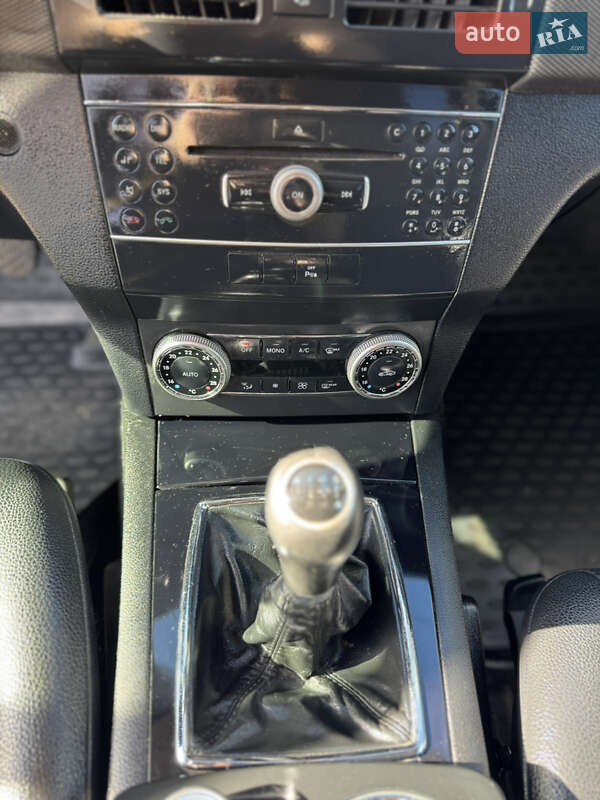 Внедорожник / Кроссовер Mercedes-Benz GLK-Class 2011 в Черновцах