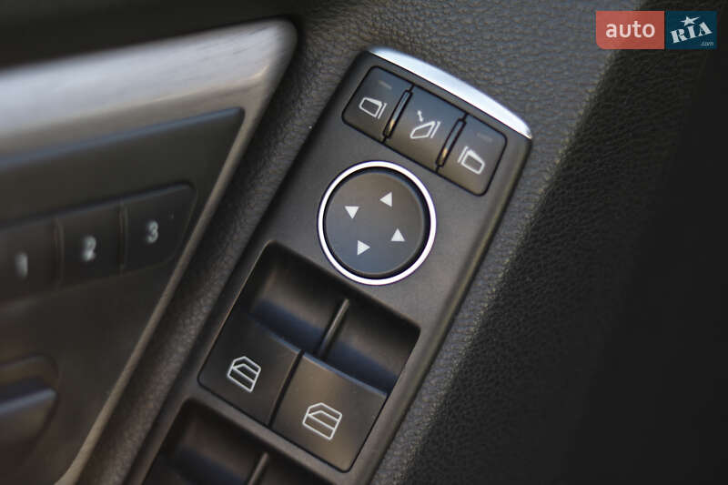 Позашляховик / Кросовер Mercedes-Benz GLK-Class 2010 в Львові фото 44 Позашляховик / Кросовер Mercedes-Benz GLK-Class 2010 в Львові