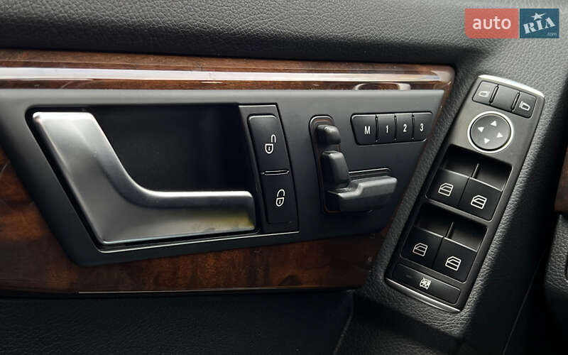 Позашляховик / Кросовер Mercedes-Benz GLK-Class 2015 в Львові фото 17 Позашляховик / Кросовер Mercedes-Benz GLK-Class 2015 в Львові